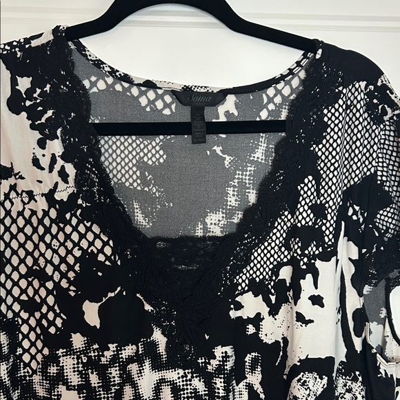 Soma Monochrome Floral Lace nightgown - Picture 3 of 13